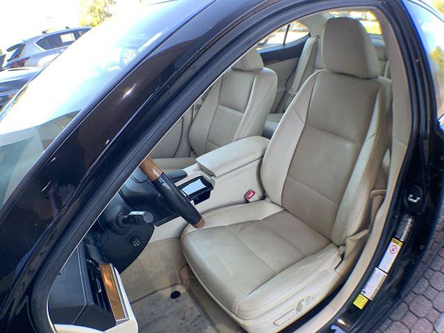 Used 2014 Lexus ES 300h w/ Premium Package w/Bamboo Trim FWD image 11