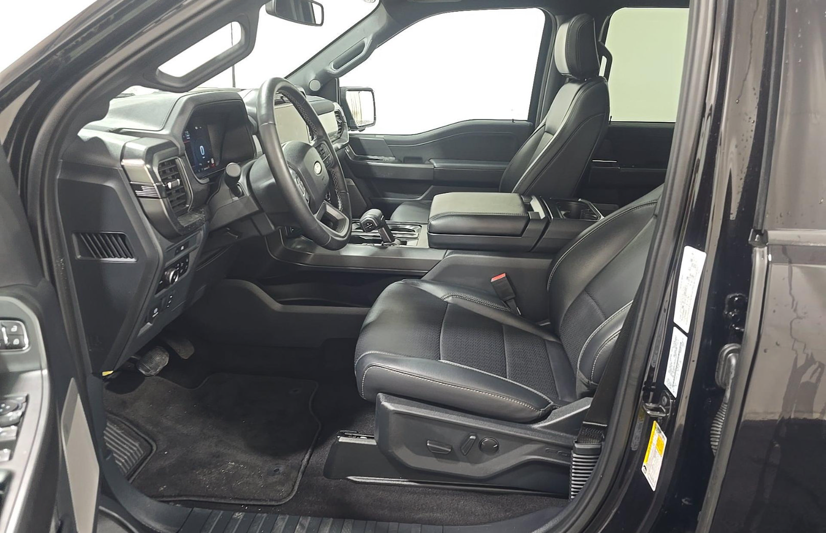 Used 2025 Ford F150 Lariat AWD/4WD image 7