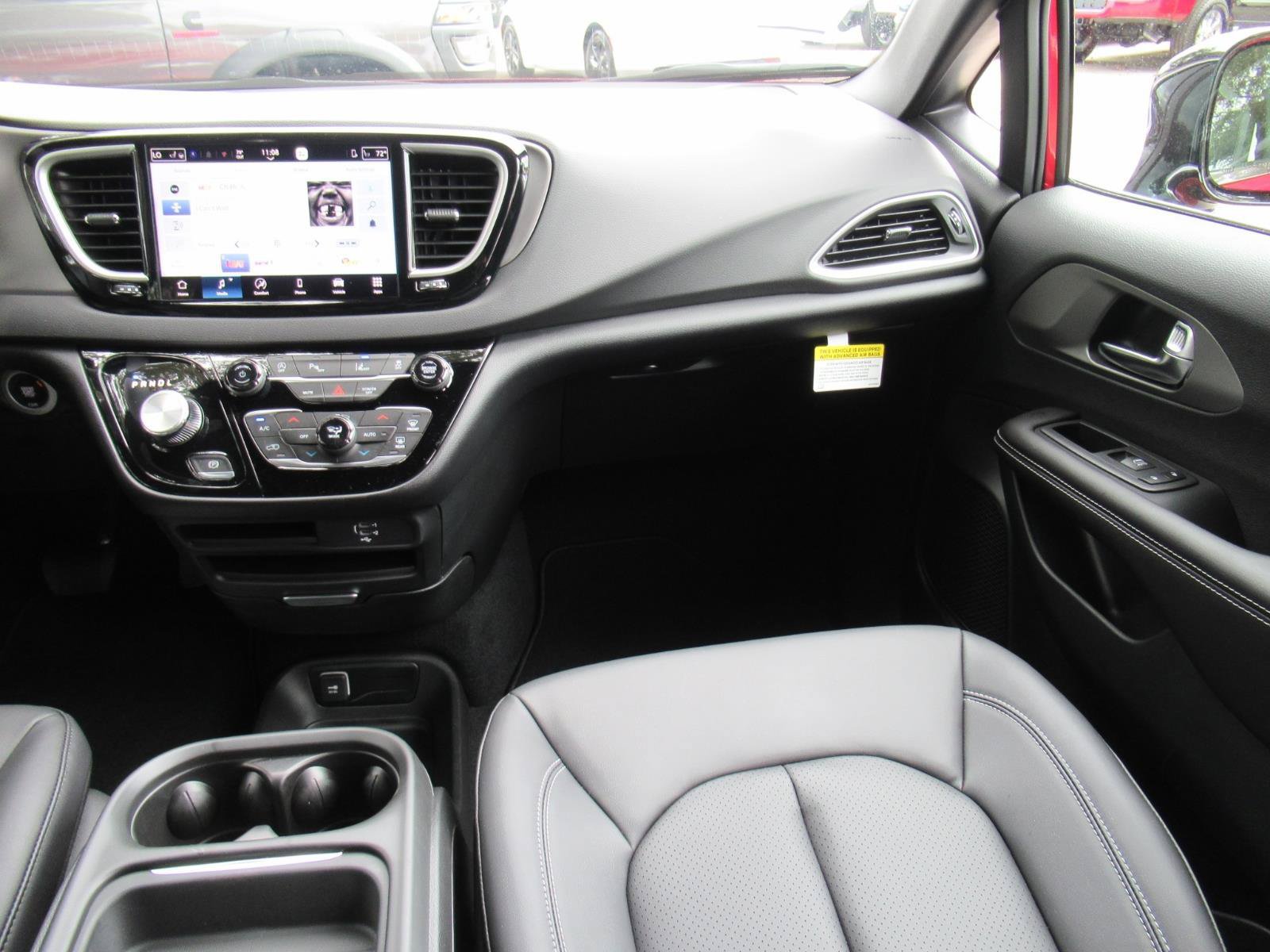 New 2027 Chrysler Pacifica LX FWD image 13