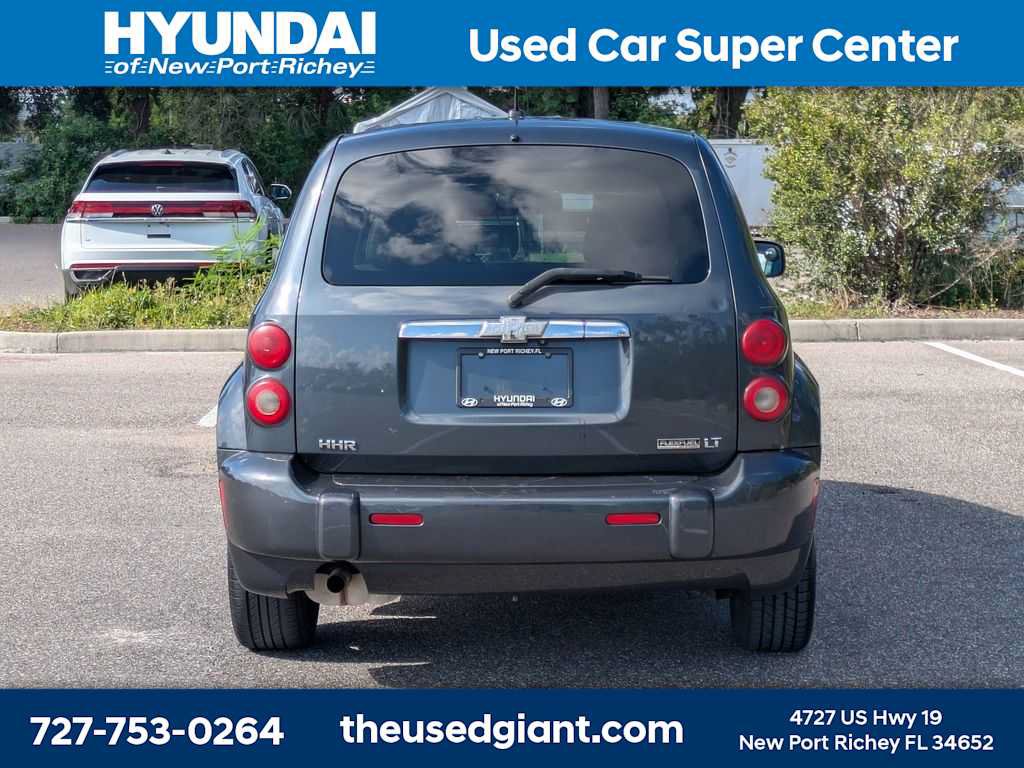 Used 2010 Chevrolet HHR LT FWD image 4