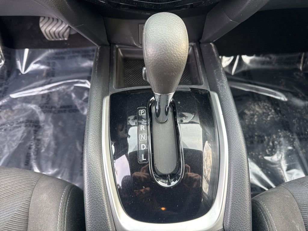 Used 2015 Nissan Rogue SV image 19