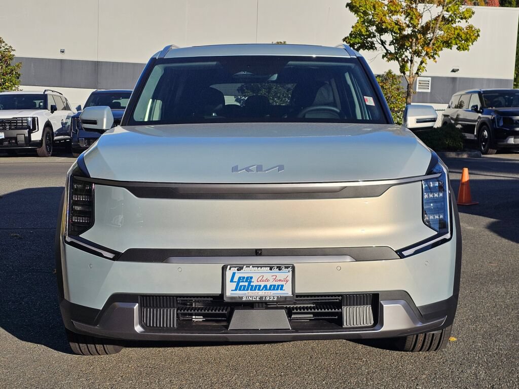 New 2026 Kia EV9 Wind AWD/4WD image 2