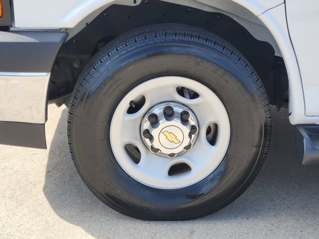 Used 2025 Chevrolet Express 3500 LT w/ LT Preferred Equipment Group RWD image 17