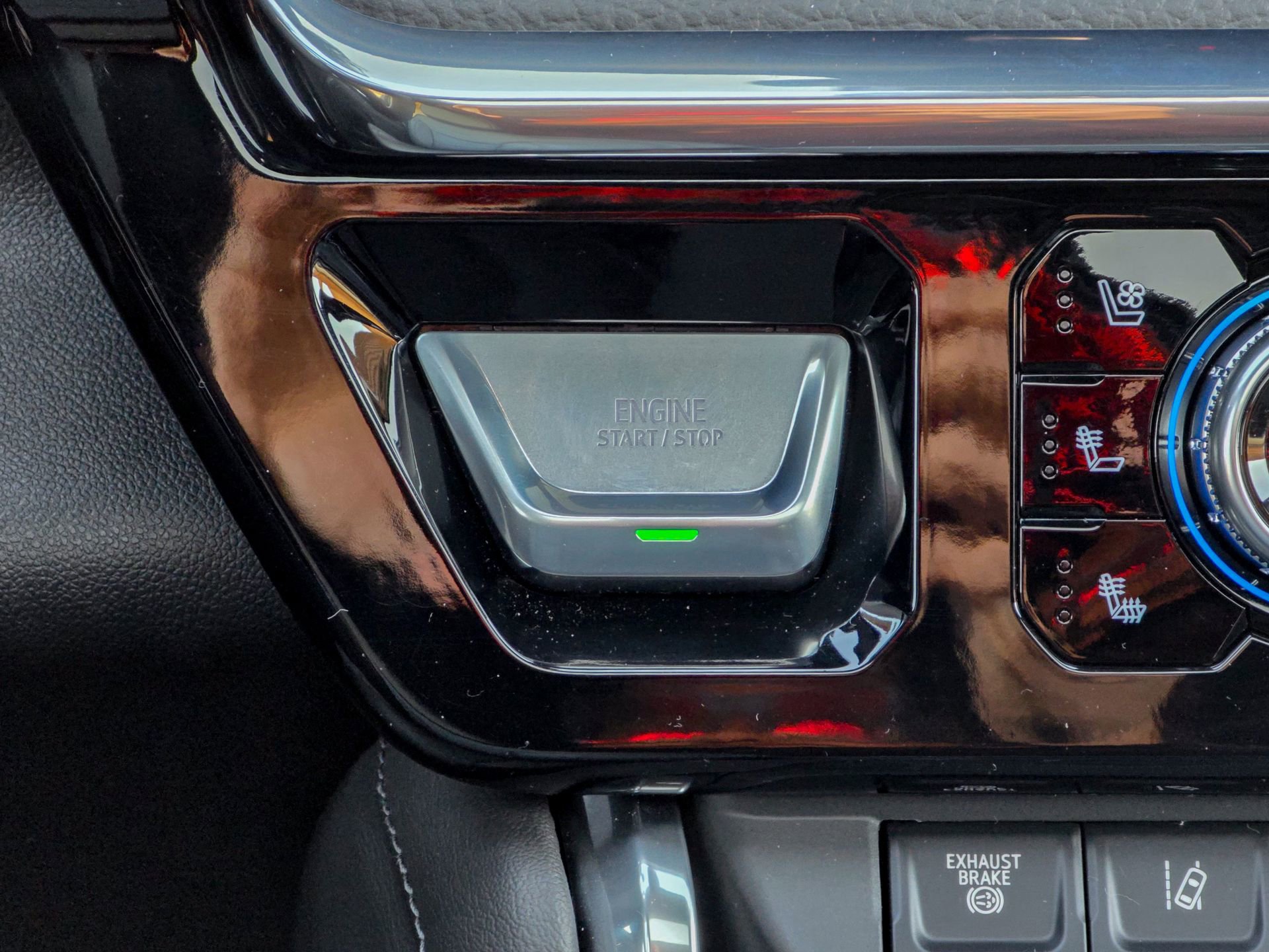 Used 2025 GMC Sierra 3500 Denali w/ Denali Reserve Package image 37