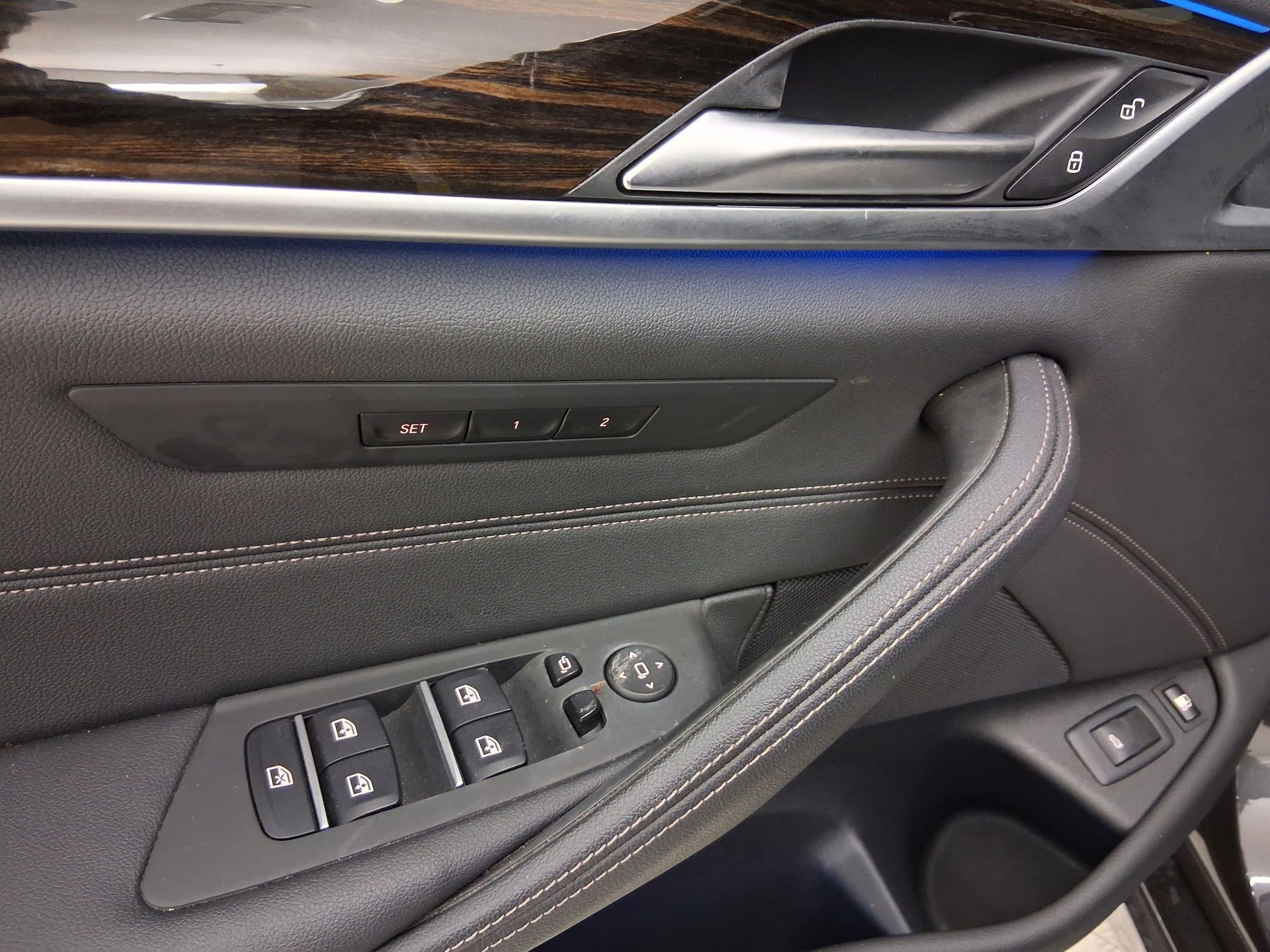 Used 2023 BMW 530e w/ Convenience Package RWD image 12