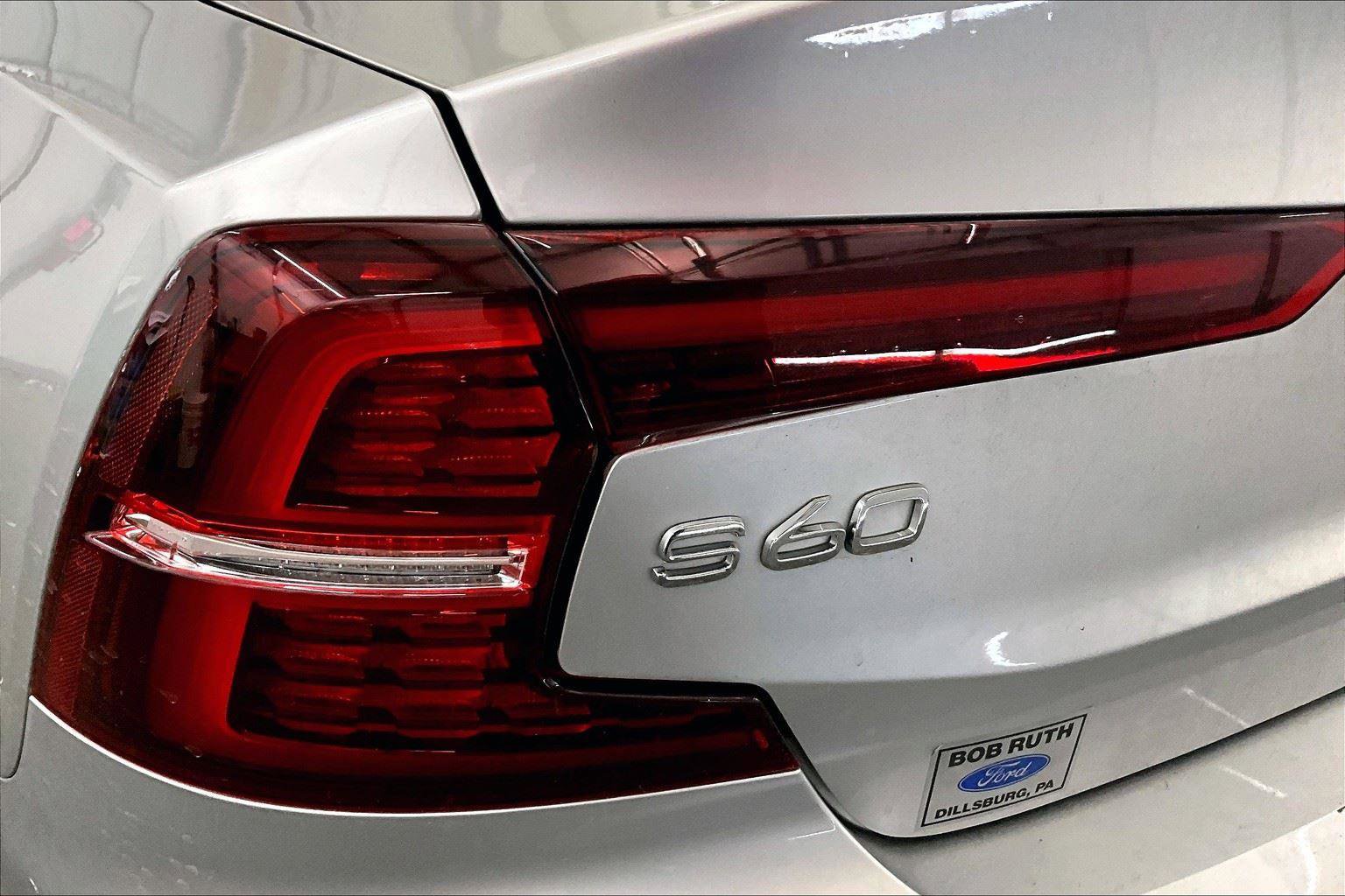 Used 2022 Volvo S60 B5 Momentum w/ Advanced Package image 28