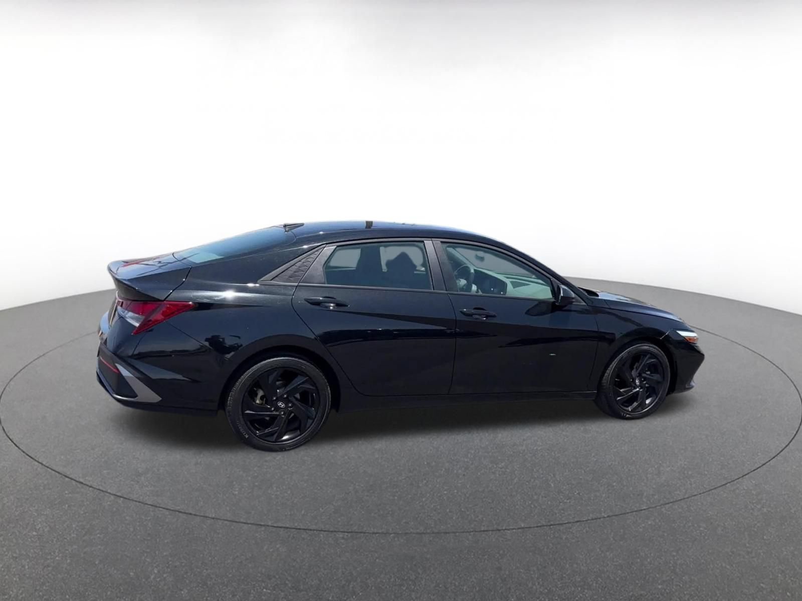 Used 2026 Hyundai Elantra Sport FWD image 15