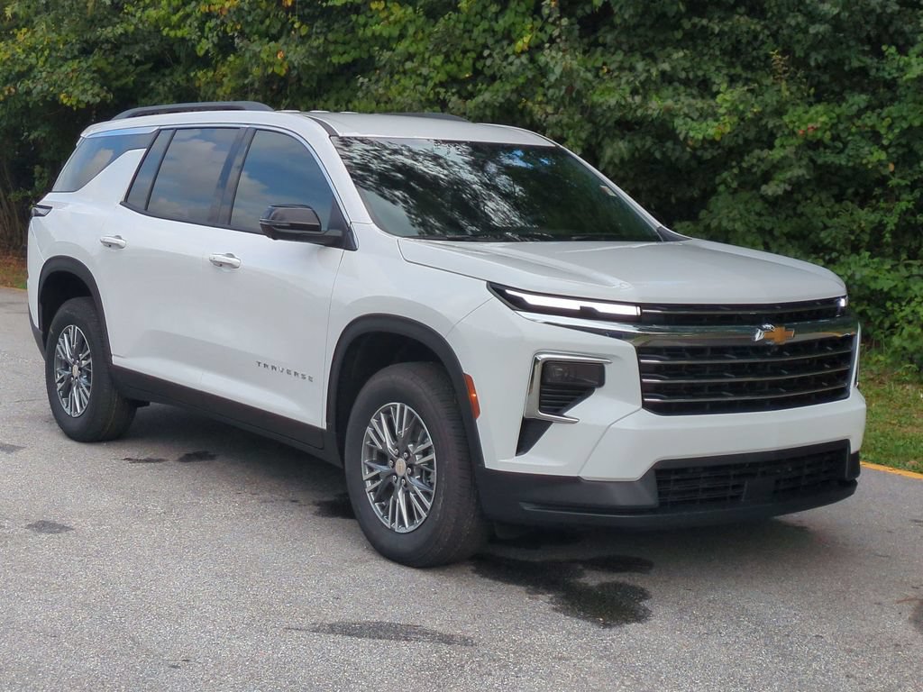 New 2027 Chevrolet Traverse LT w/ Driver Confidence Package FWD image 2