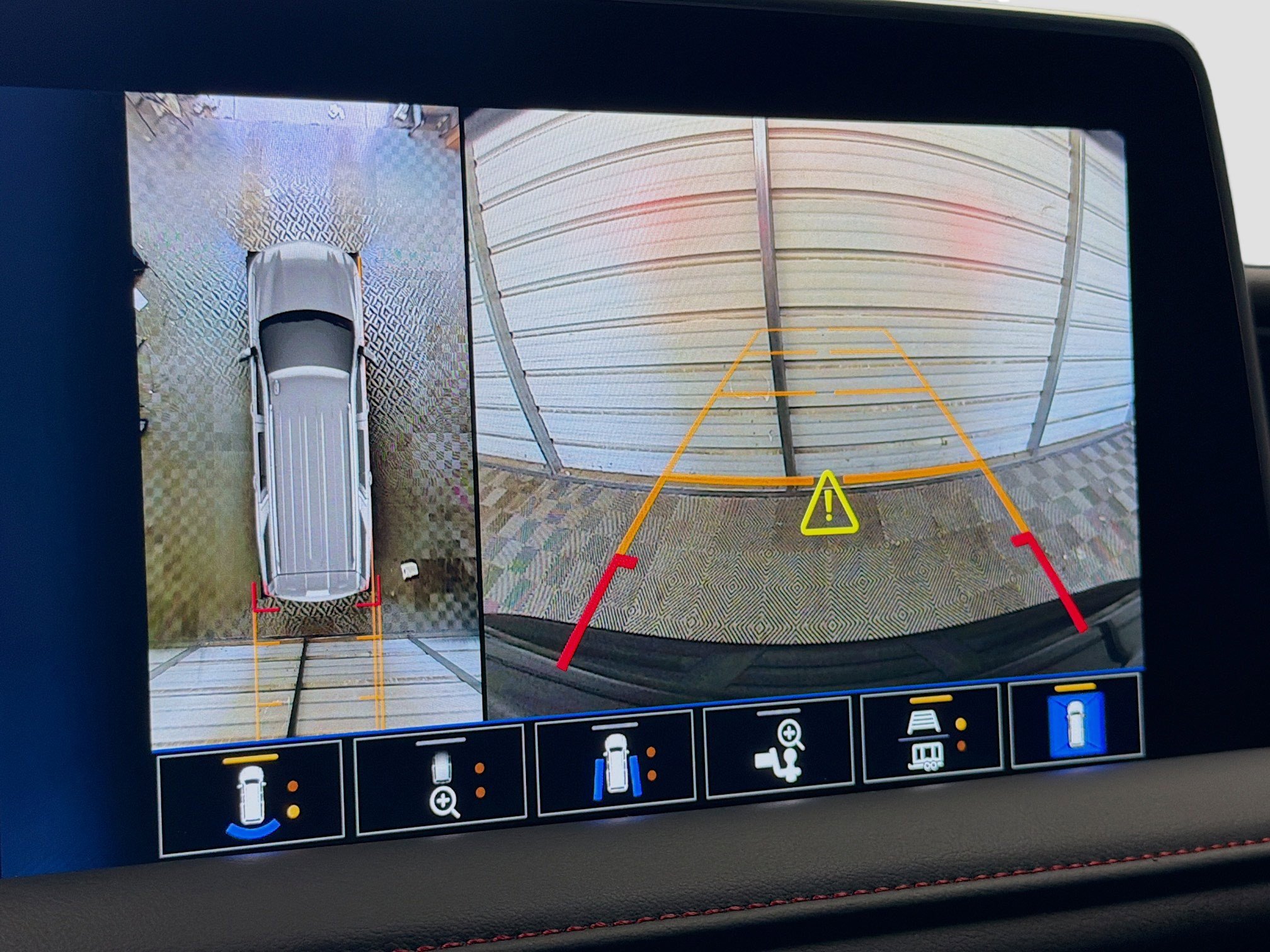 Used 2023 Chevrolet Tahoe RST w/ Sport Performance Package image 16