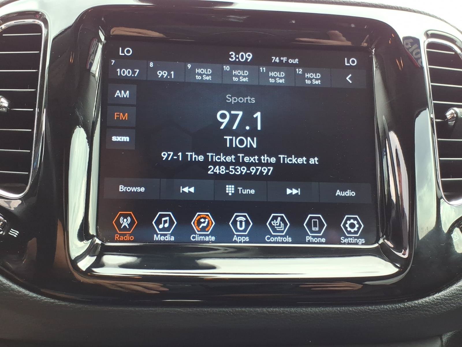Used 2019 Jeep Compass Limited AWD/4WD image 17