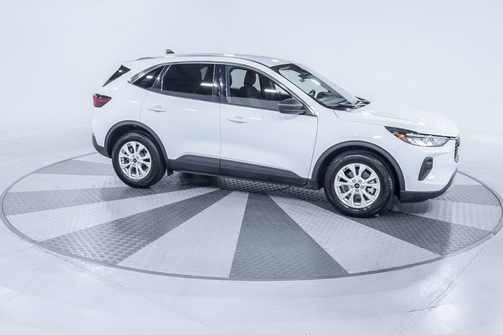 Used 2024 Ford Escape Active image 11