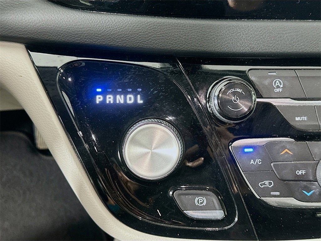 Used 2018 Chrysler Pacifica Touring Plus w/ Tire & Wheel Group image 16