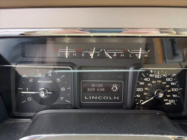 Used 2010 Lincoln Navigator 4WD image 12