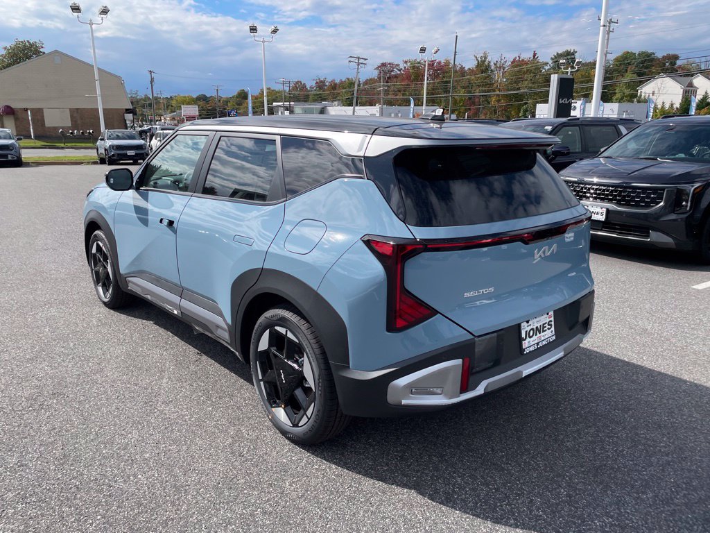 New 2027 Kia Seltos S FWD image 5