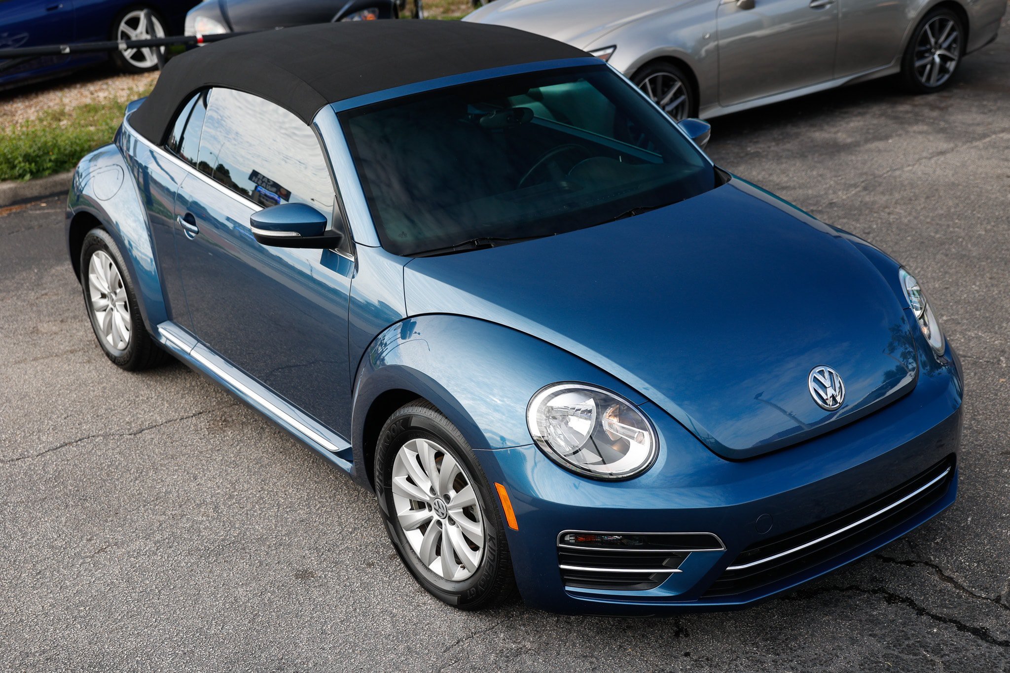 Used 2019 Volkswagen Beetle 2.0T S FWD image 19