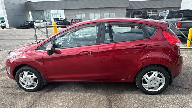 Used 2013 Ford Fiesta SE w/ Moon & Mood Pkg image 6