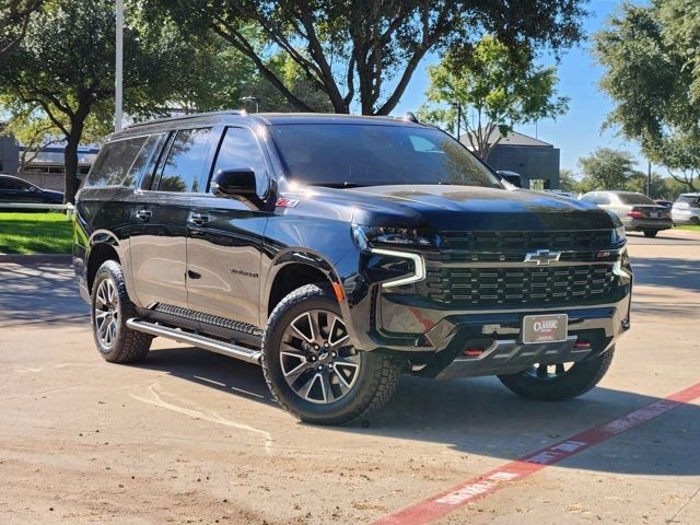 Used 2023 Chevrolet Suburban Z71 w/ Luxury Package image 2