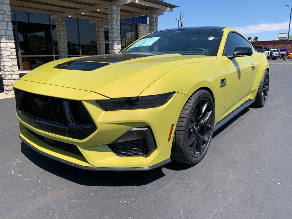 Used 2025 Ford Mustang GT Premium RWD image 8