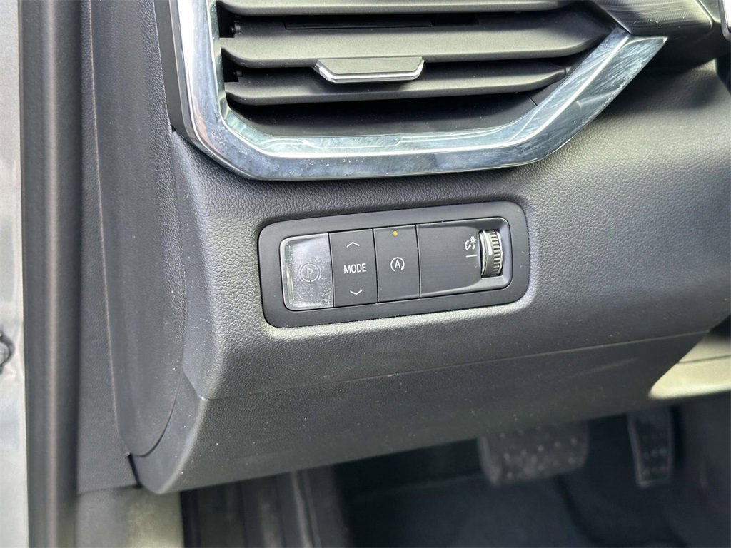 Used 2025 GMC Acadia Elevation image 19