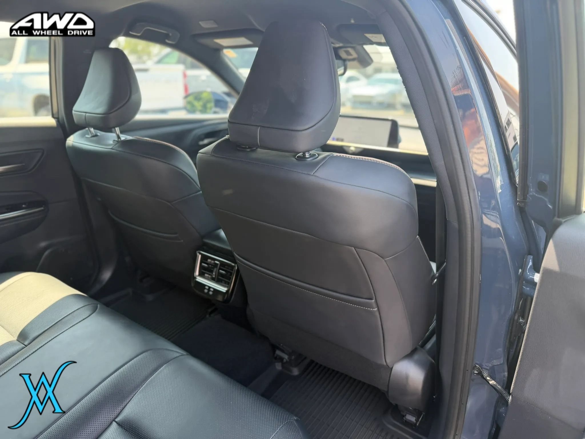 Used 2025 Toyota Crown Signia AWD/4WD image 19