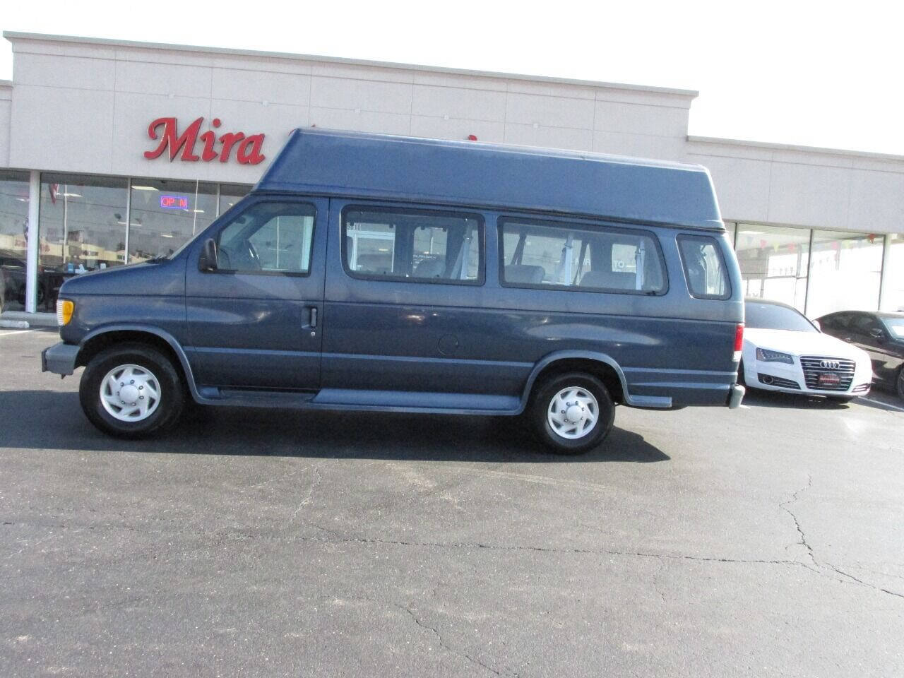 Used 1997 Ford E-350 and Econoline 350 XL RWD image 3
