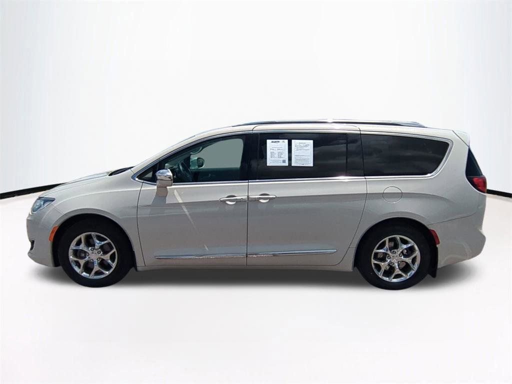 Used 2017 Chrysler Pacifica Limited FWD image 8