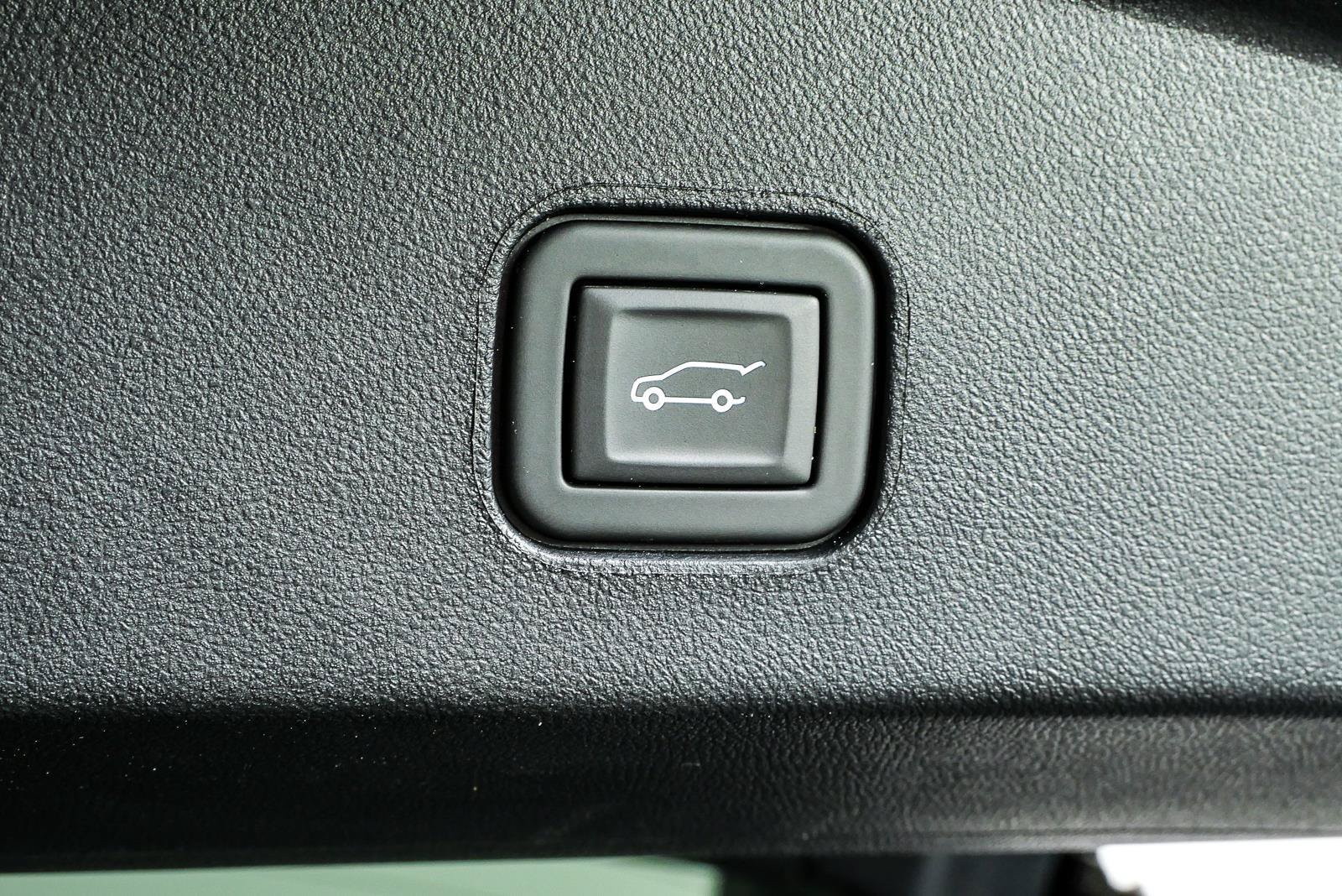 Certified 2024 Cadillac Lyriq Tech RWD image 32