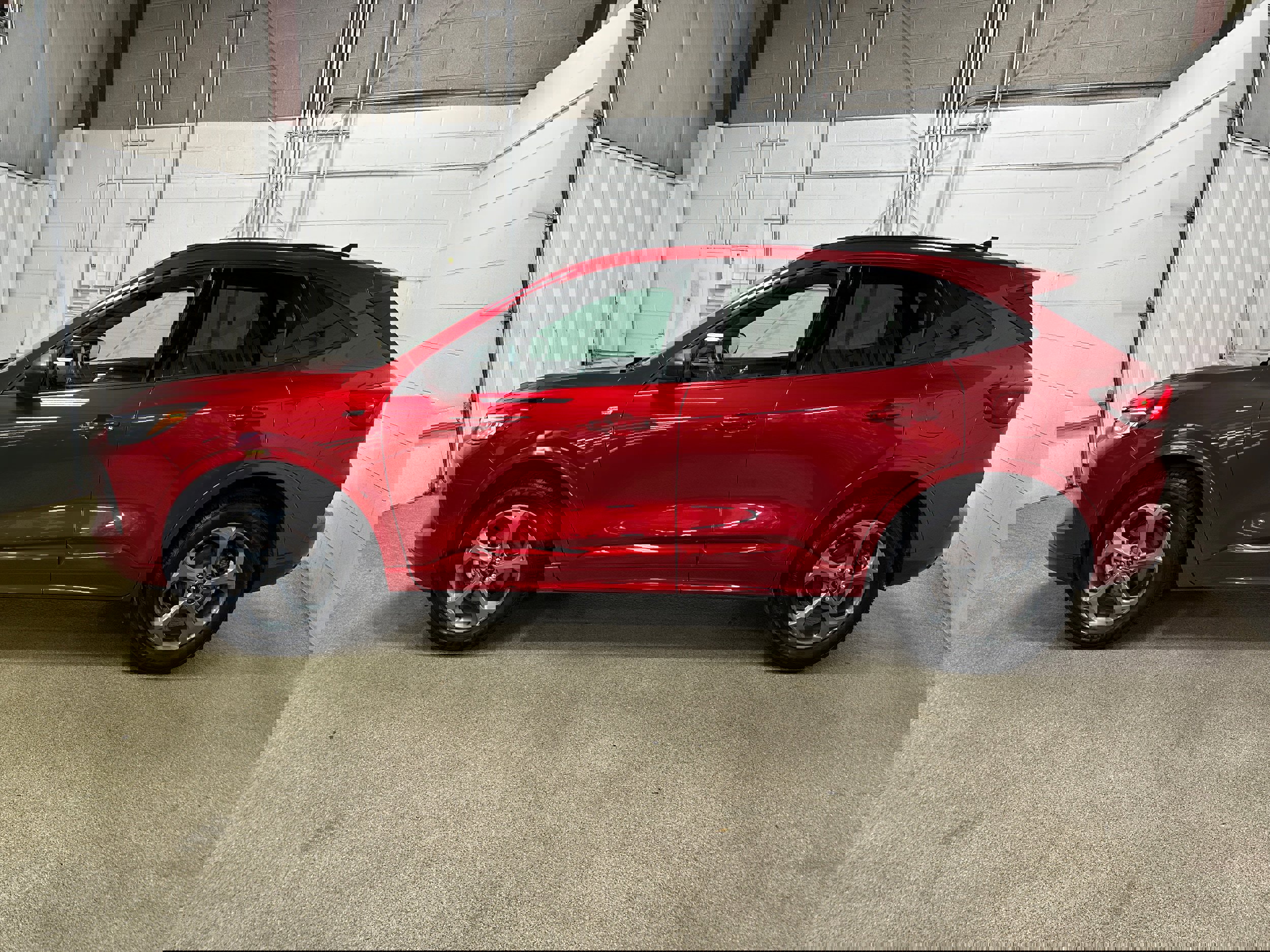 Certified 2024 Ford Escape ST-Line AWD/4WD image 4