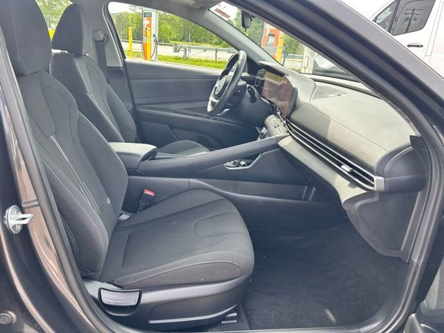 Used 2023 Hyundai Elantra SEL w/ Convenience Package FWD image 8