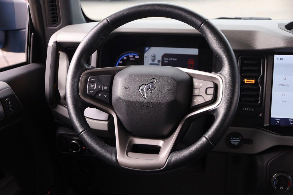 Used 2023 Ford Bronco Badlands w/ Sasquatch Package image 25