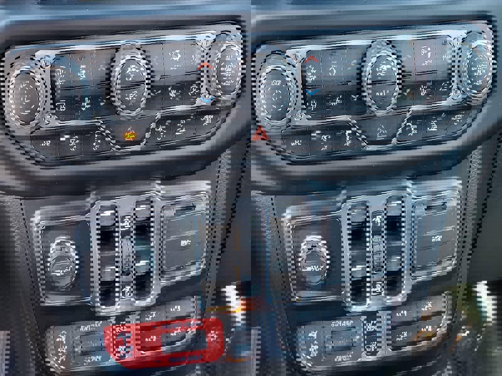 Used 2022 Jeep Wrangler Unlimited Rubicon w/ Xtreme Recon 35" Tire Package image 22