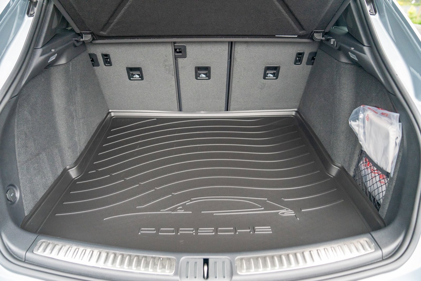 Certified 2026 Porsche Macan AWD/4WD image 27