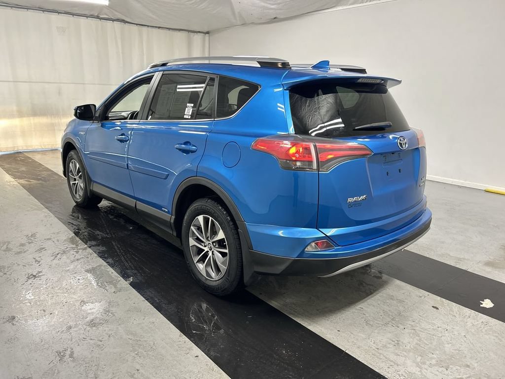 Used 2017 Toyota RAV4 XLE w/ All Weather Liner Package AWD/4WD image 7