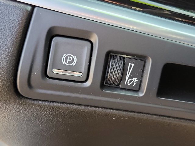 Used 2025 Cadillac XT6 Premium Luxury AWD/4WD image 14