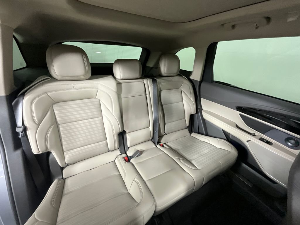 Used 2025 Lincoln Nautilus Reserve AWD/4WD image 23