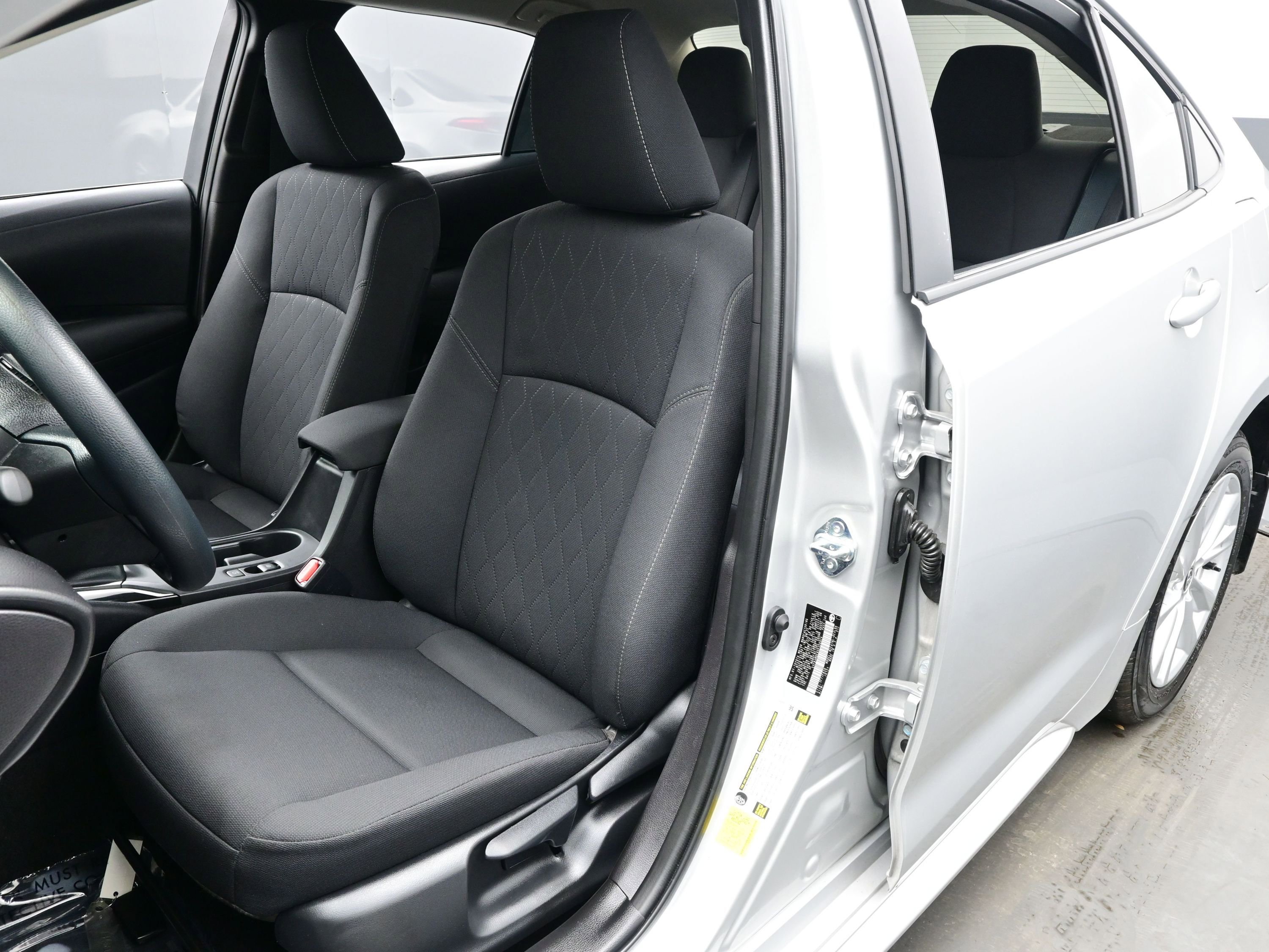 Used 2025 Toyota Corolla LE w/ LE Premium Package image 11