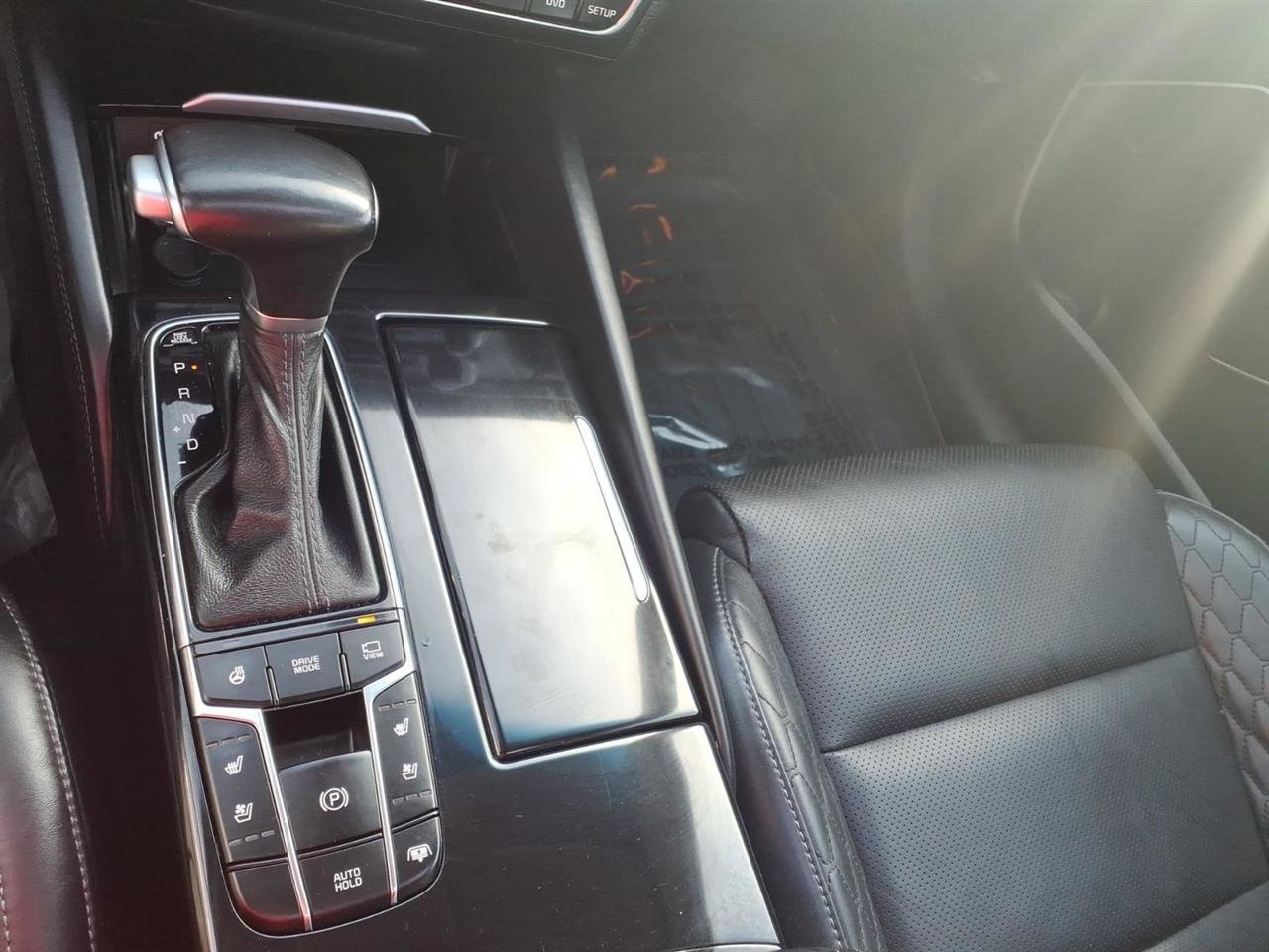 Used 2018 Kia Cadenza Limited image 11