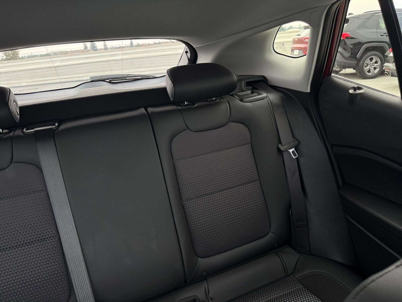 Used 2025 Chevrolet Trax LT w/ LT Convenience Package image 37