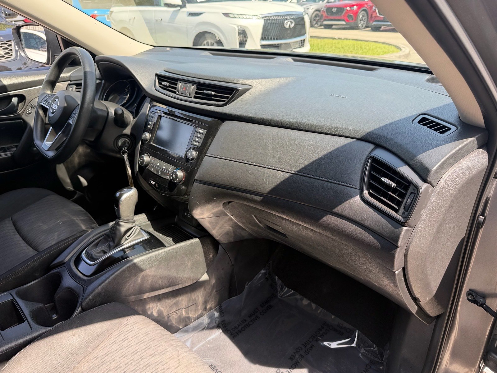 Used 2020 Nissan Rogue S FWD image 17