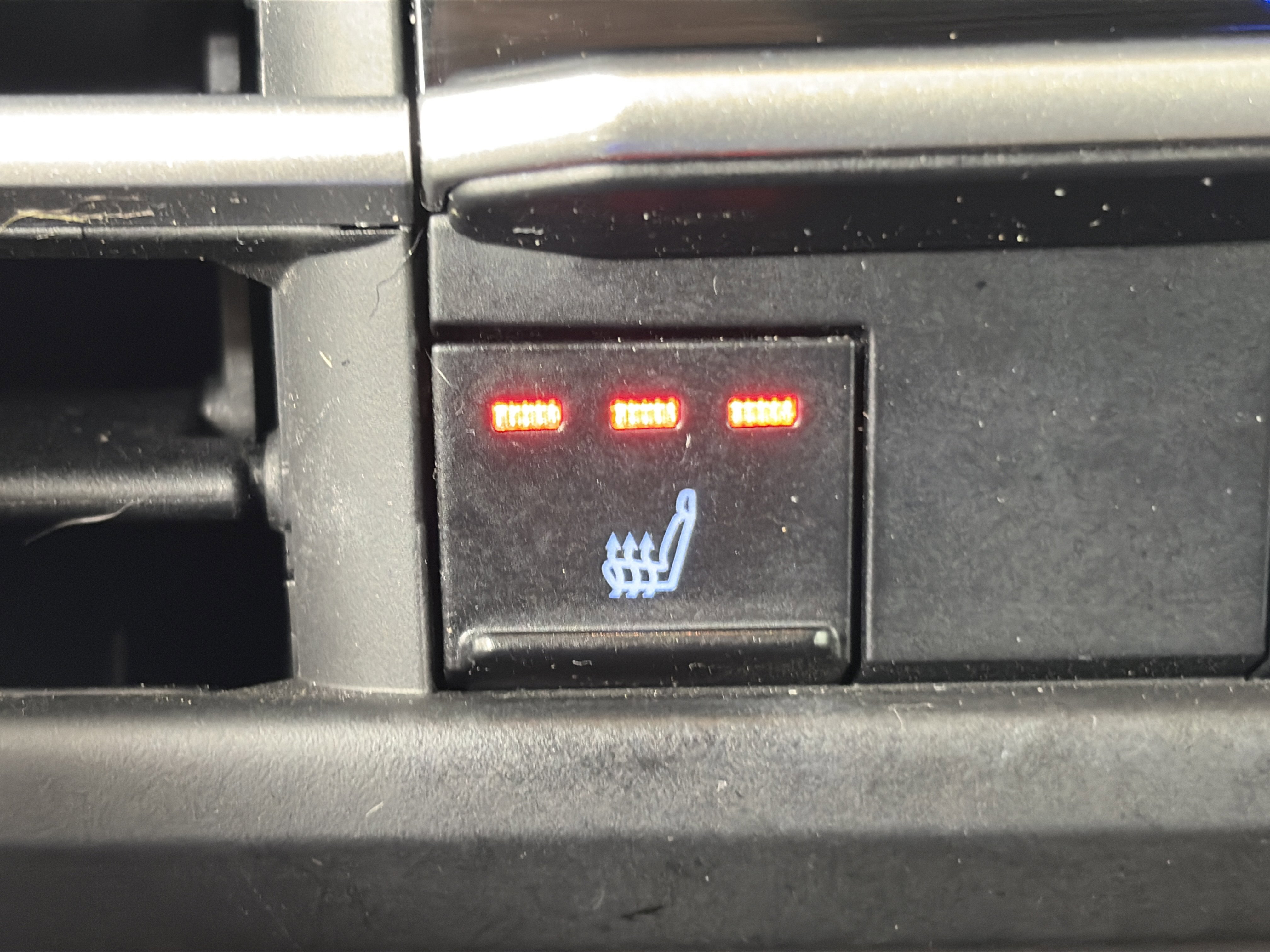 Used 2021 Toyota Sienna XLE image 29