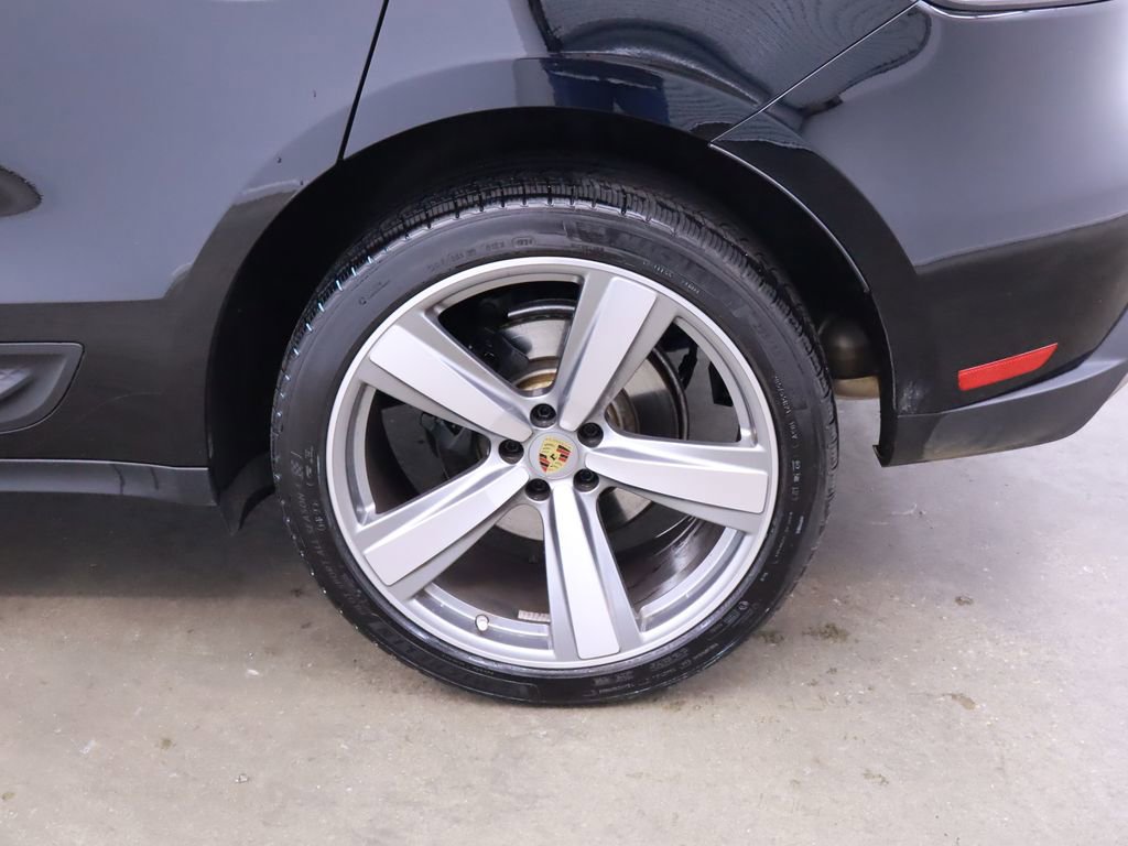 New 2024 Porsche Macan image 14