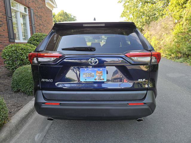 Used 2022 Toyota RAV4 XLE image 4