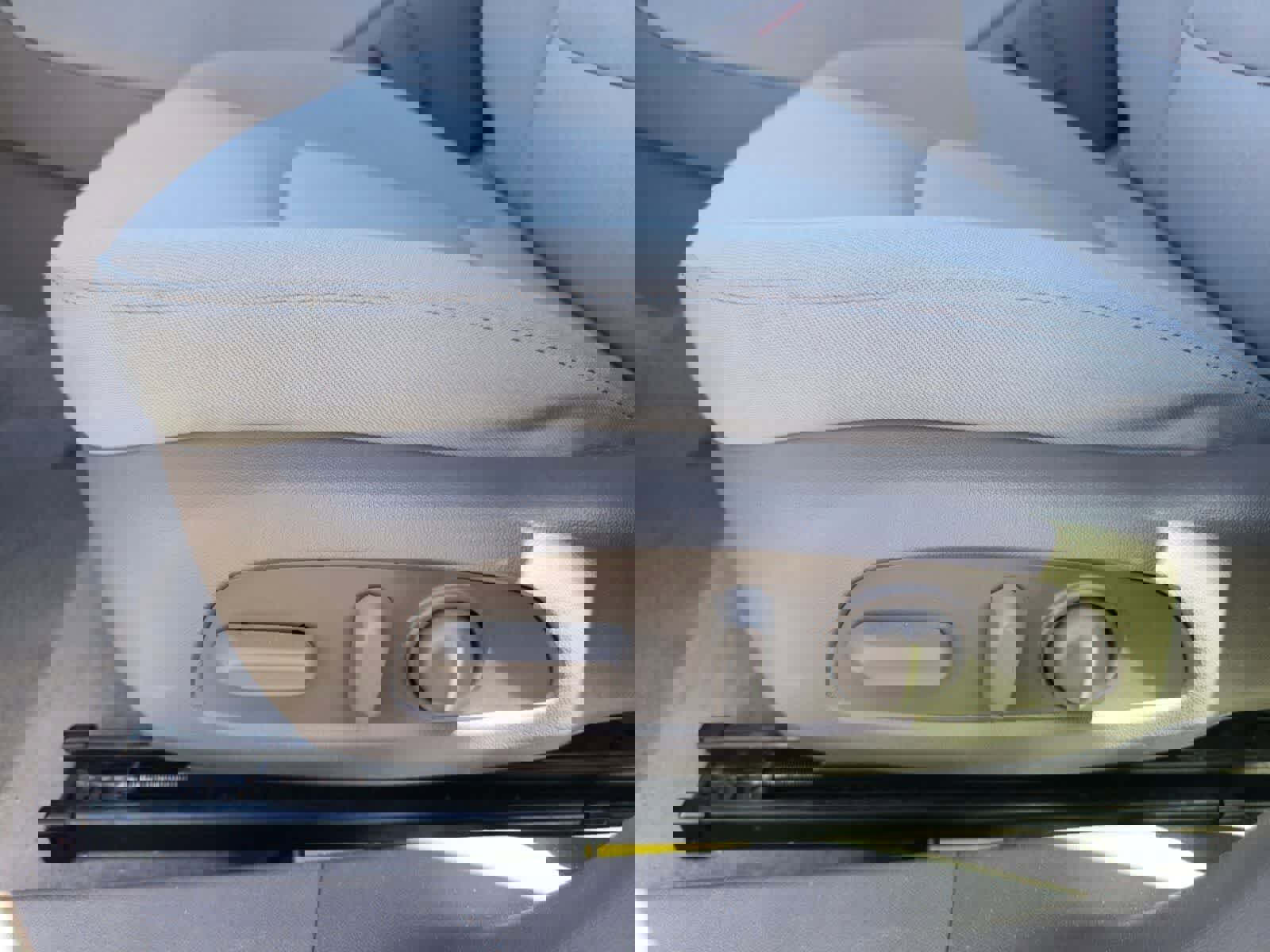 Used 2025 Chevrolet Malibu LT image 19