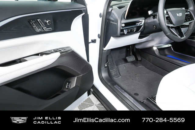 New 2026 Cadillac Lyriq Luxury RWD image 7