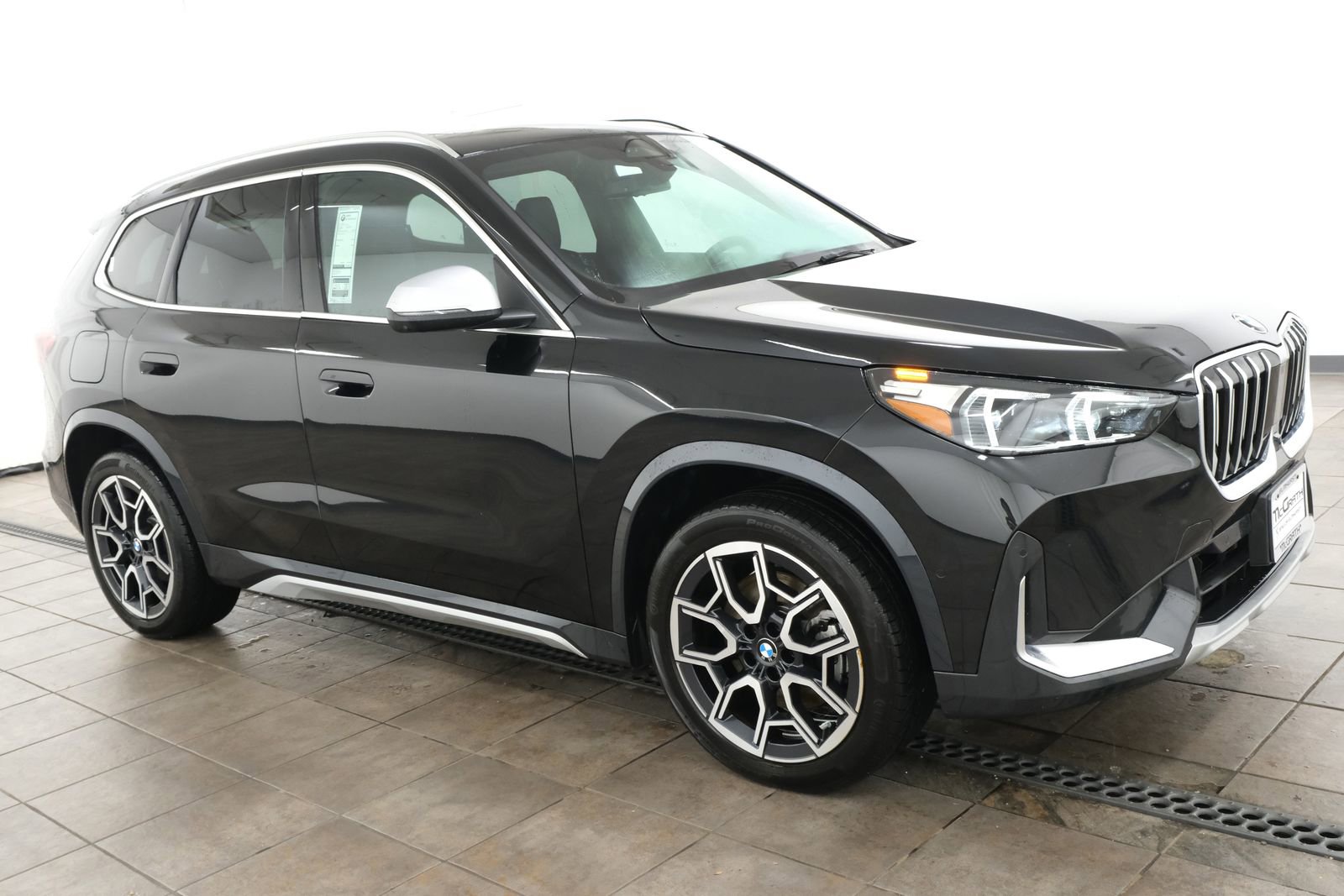 Used 2023 BMW X1 xDrive28i w/ Premium Package AWD/4WD image 6
