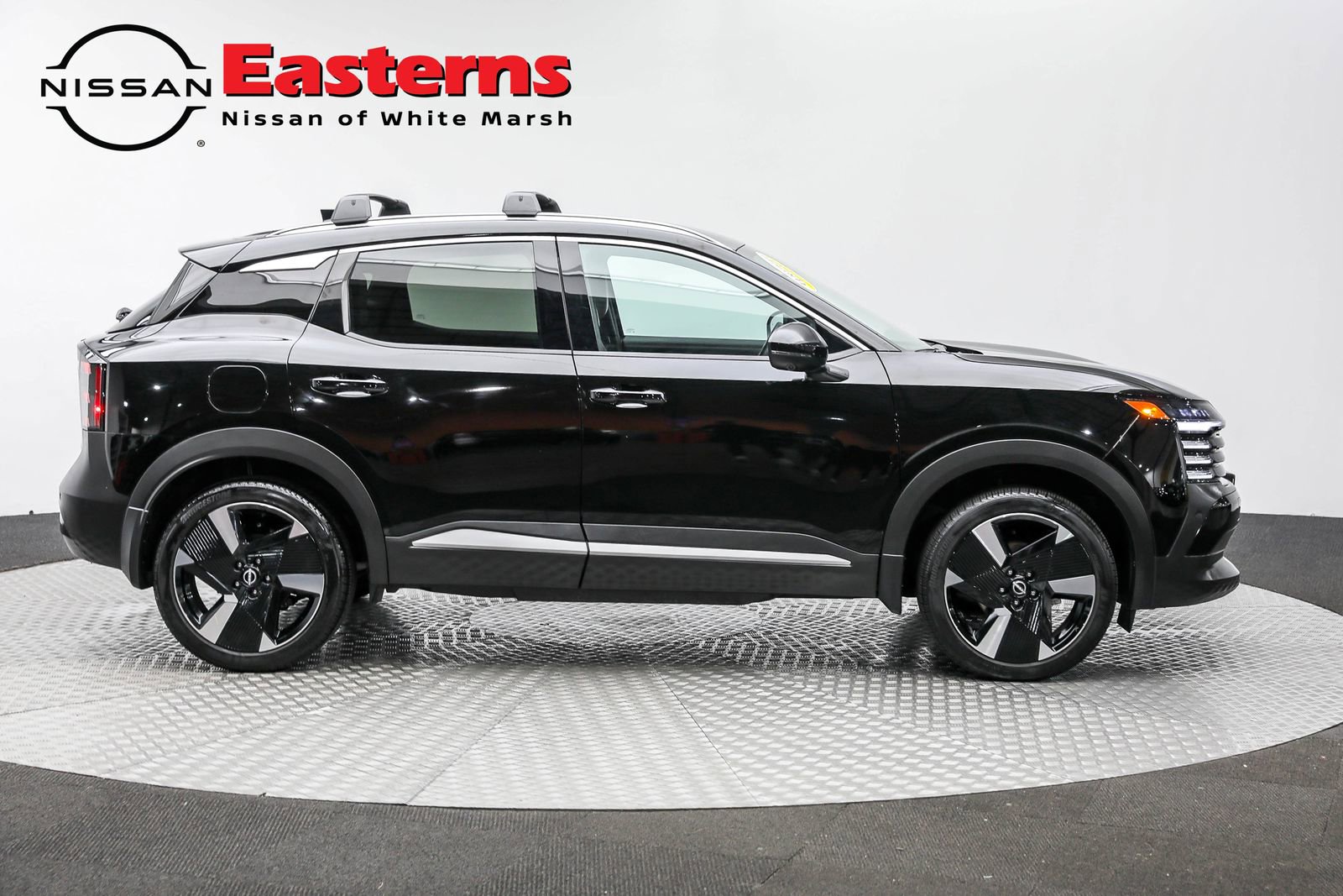 Used 2025 Nissan Kicks SR image 5