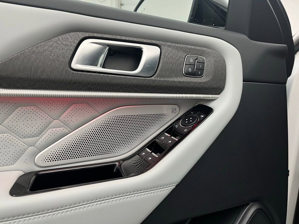 New 2026 Ford Explorer Platinum w/ LUX Leather Package image 17