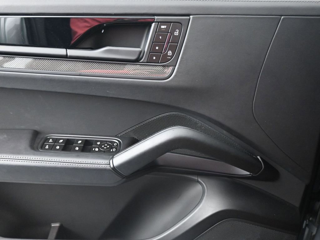 Certified 2025 Porsche Cayenne GTS AWD/4WD image 12