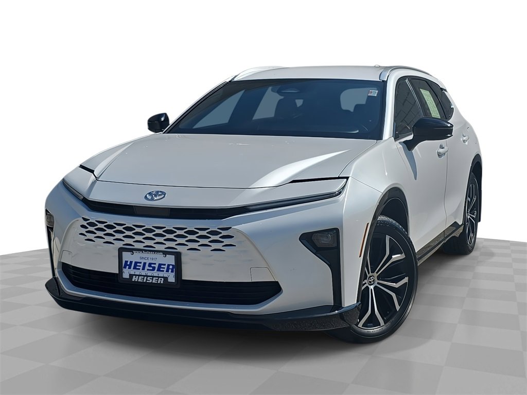 Used 2025 Toyota Crown Signia image 1
