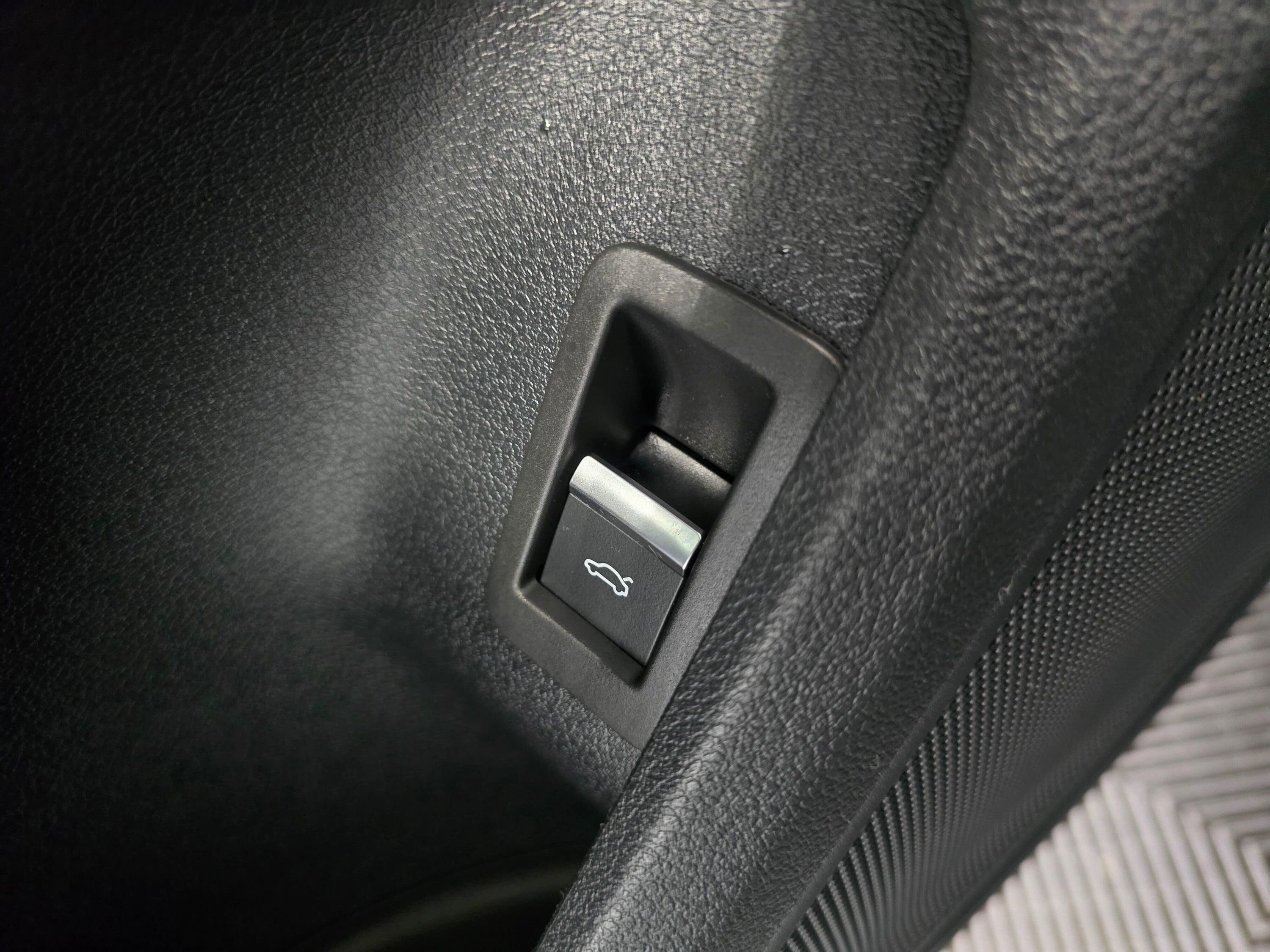 Used 2023 Audi A4 2.0T Premium w/ Convenience Package image 32